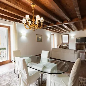Domus - Centralissima E Antica Residenza Cappello , Verona Italy